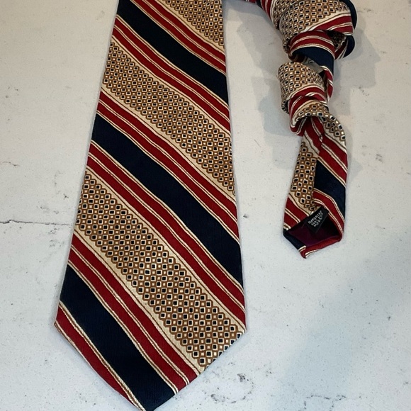 Perry Ellis Portfolio Tie Imported Silk Made in the USA Handsome Great Condition - Picture 1 of 4